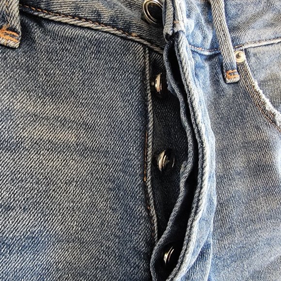 Good American Bombshell Shorts sz 31 - Picture 3 of 7